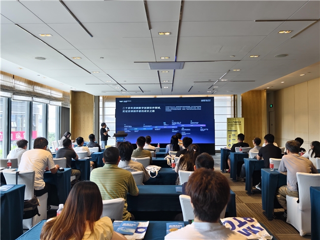 万兴科技携手人人都是产品经理举办产品进化论专场百万高薪招聘AI经理(图1)