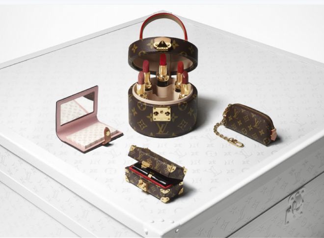 九游娱乐:LV吸油面纸卖4000多网友戏称“富得流油才配用”(图1)