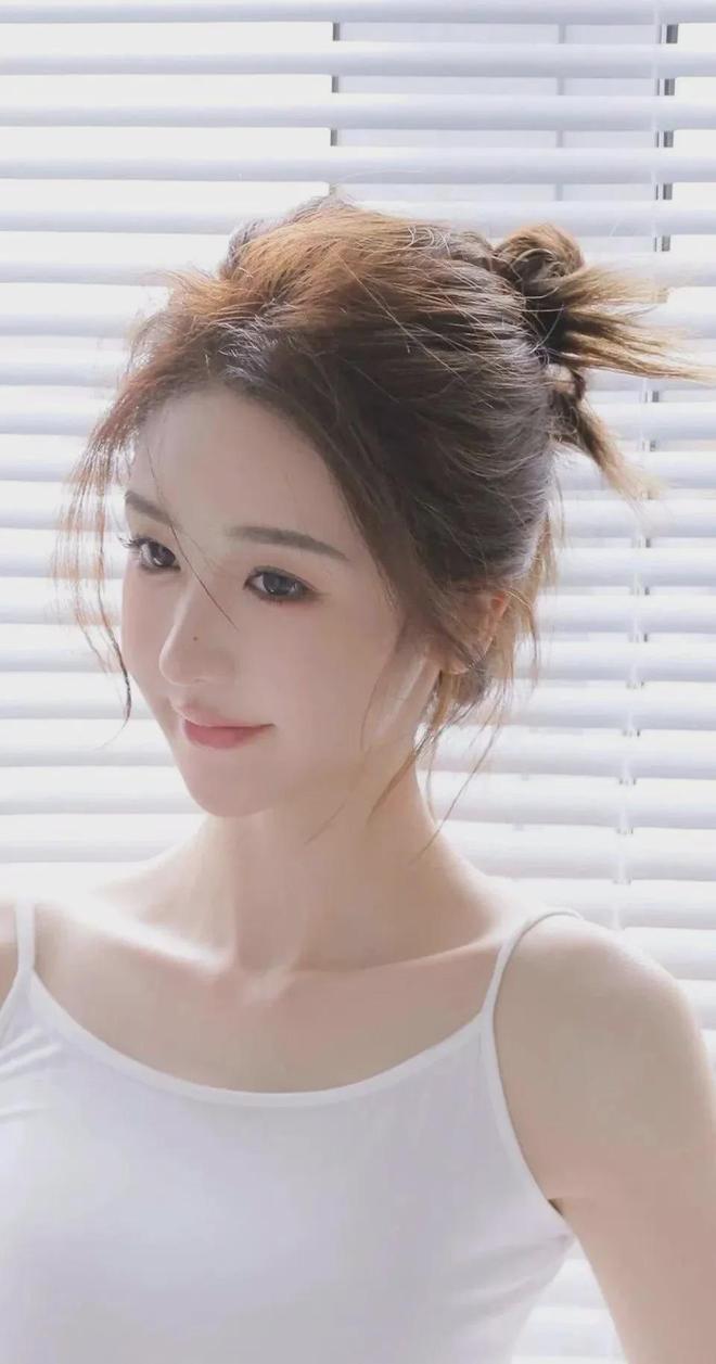 唐嫣赵丽颖郑爽杨幂观看(图1)