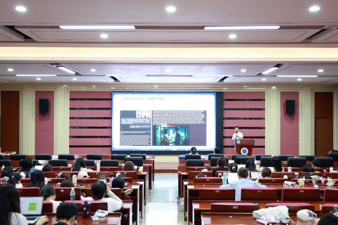 AI创想营高校行走进广外:让AI“听懂”语言生成影像表达(图1)