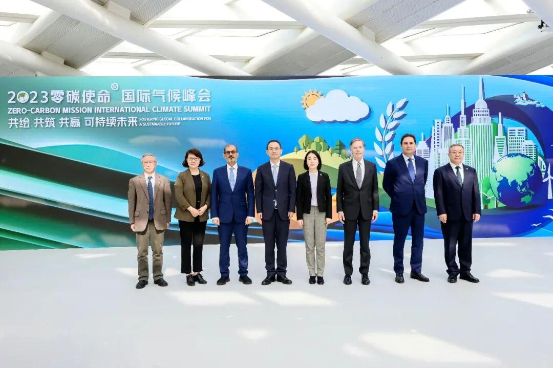 对话凤凰卫视董事局主席兼行政总裁徐威:坚持乐观拥抱变化(图3)