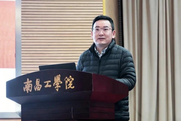 拥抱AI浪潮——专访“AI与短漫剧产业学院院长、南昌工学院副校长徐九南”(图2)